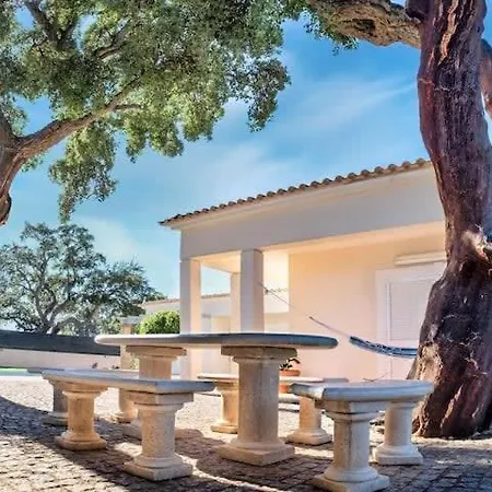 Domingos - Beautiful Garden Close To Beach And Park